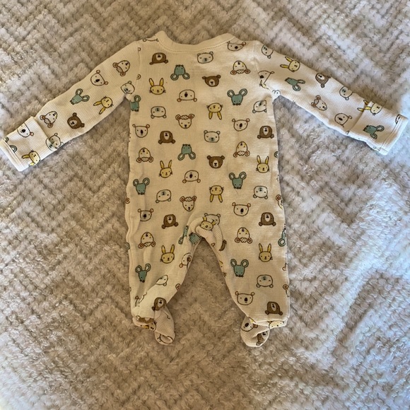Carter’s newborn footie thermal onesie with hand covering and snaps. - Picture 3 of 3